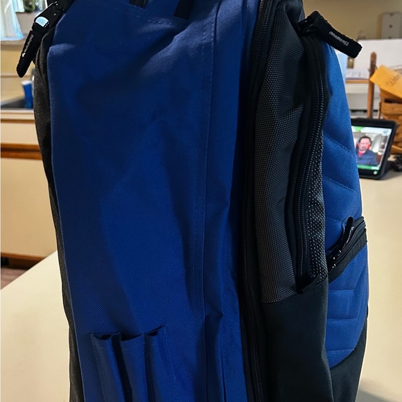 Bass Navy Blue and Black Hybrid Backpack Medium Size - Picture 4 of 15